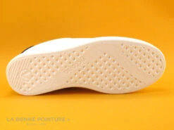 Victoria 125241 Blanc - Carreaux Gris - Basket Femme -Suave Boutique cd24607c73b9e66c561f35ea11d5d5ef img 3032.jpg 150854