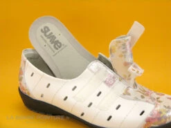 Suave LONDON 8017PT Spring White - Chaussure à Scratches Blanche Et Fleurie -Suave Boutique cd24607c73b9e66c561f35ea11d5d5ef img 4238.jpg 176659